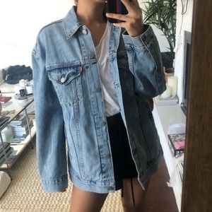 Levi’s Baggy Trucker Jacket